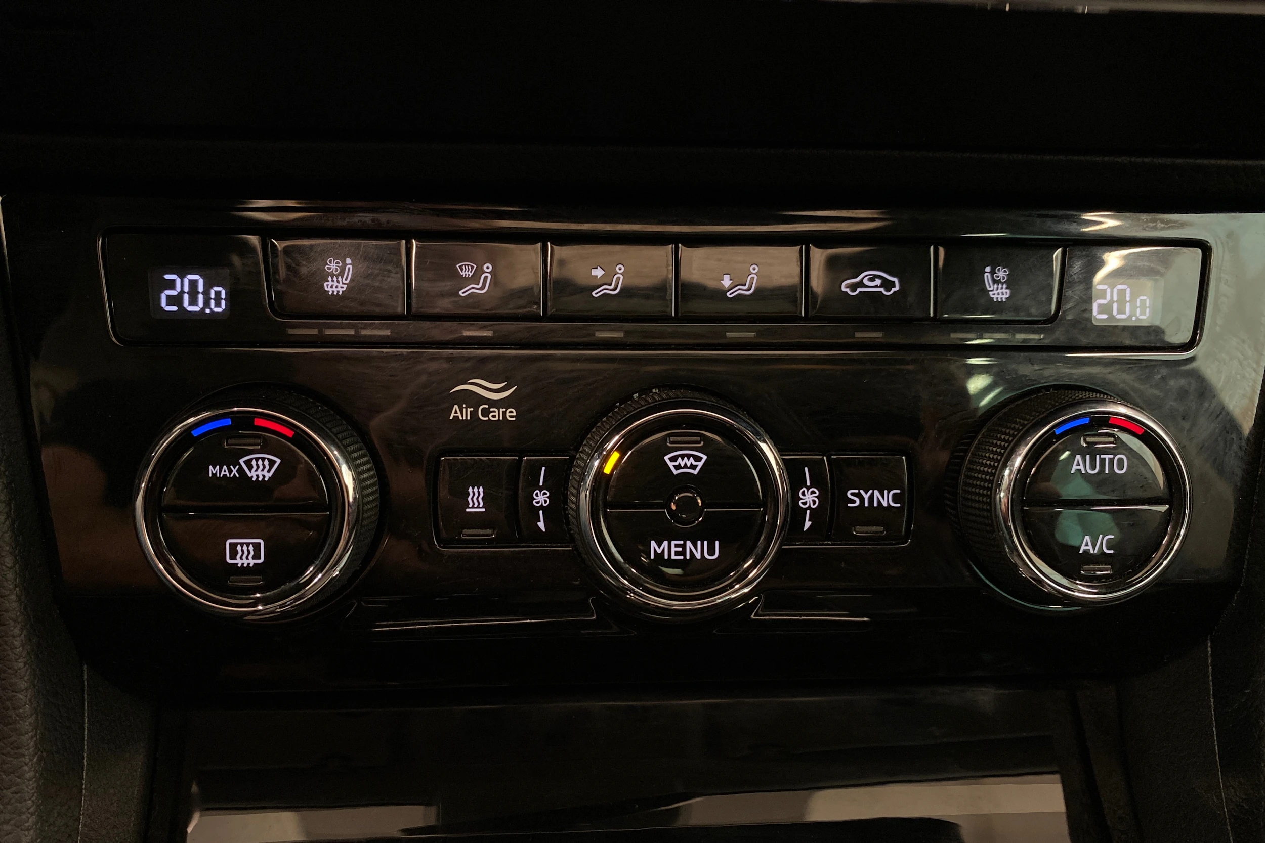harmaa Skoda Superb 2019 kuva 31.