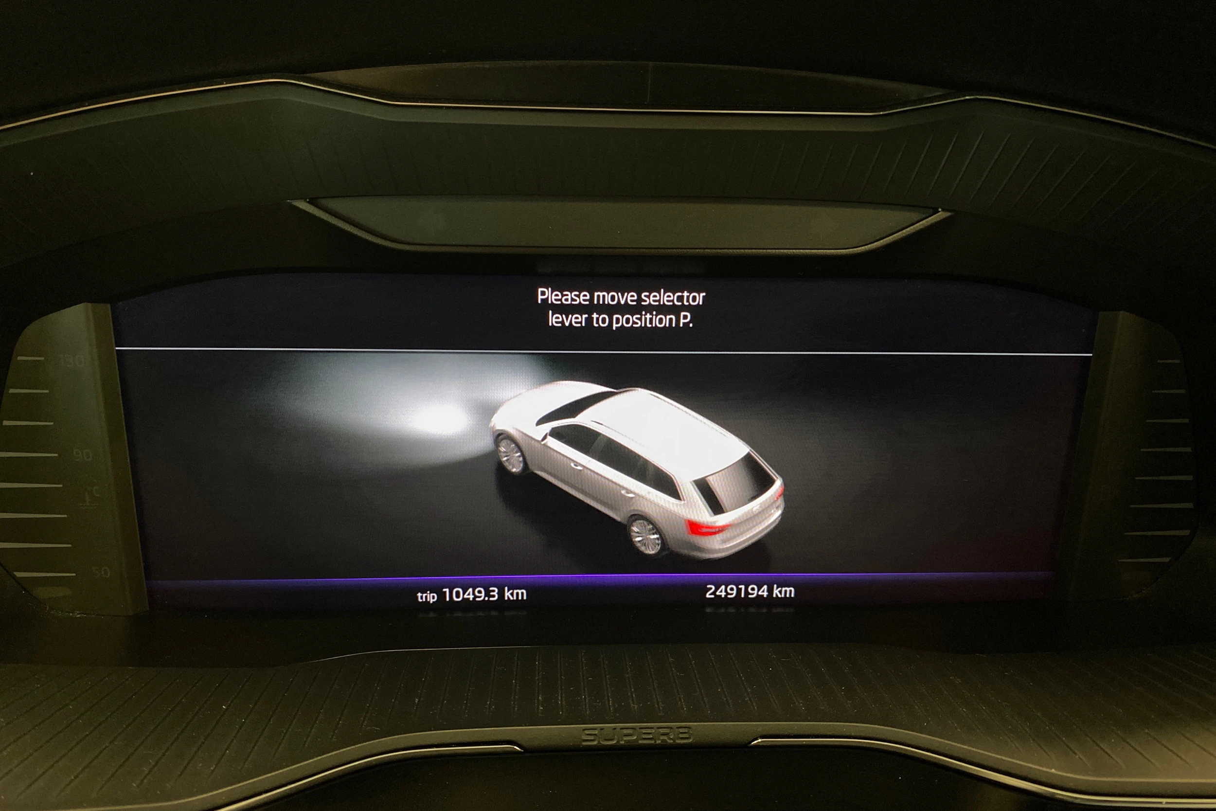 harmaa Skoda Superb 2019 kuva 36.