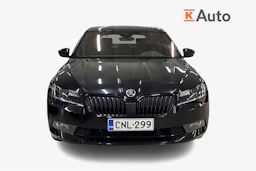 musta Skoda Superb 2019 kuva 4.