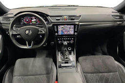 musta Skoda Superb 2019 kuva 7.