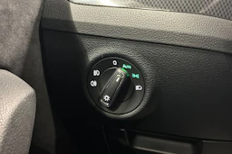 musta Skoda Superb 2019 kuva 18.