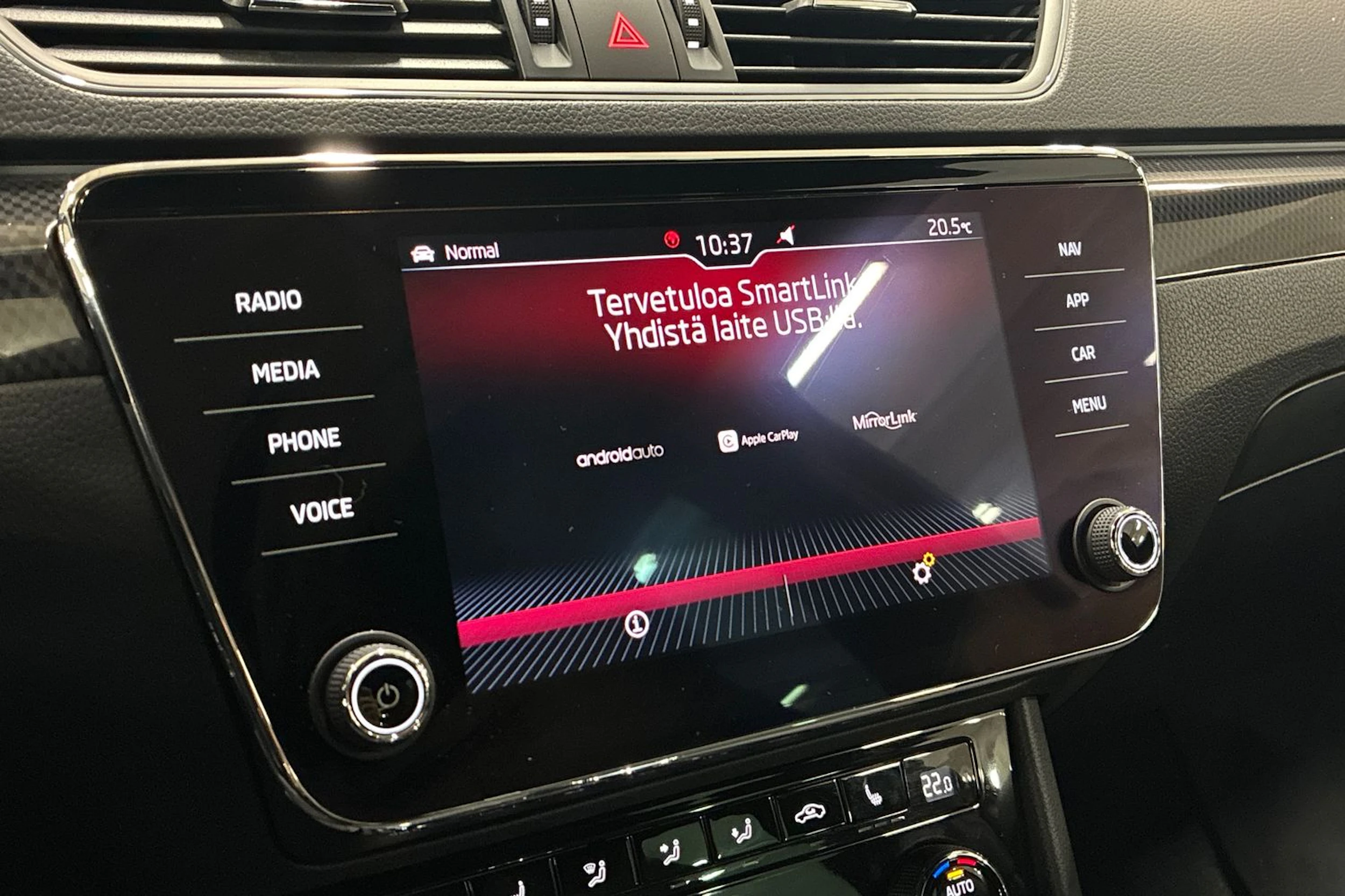 musta Skoda Superb 2019 kuva 23.