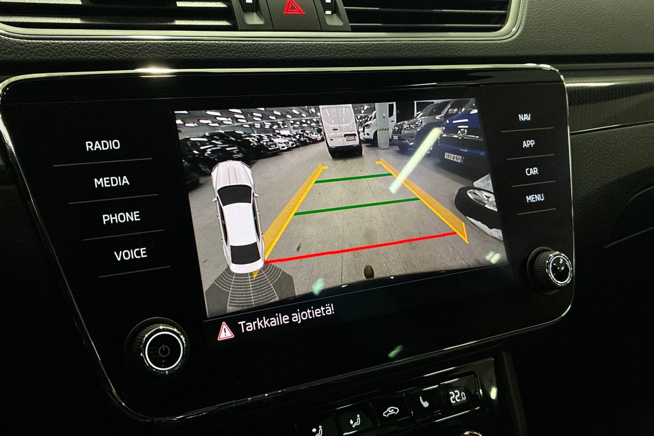 musta Skoda Superb 2019 kuva 24.