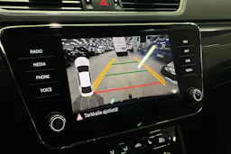 musta Skoda Superb 2019 kuva 24.