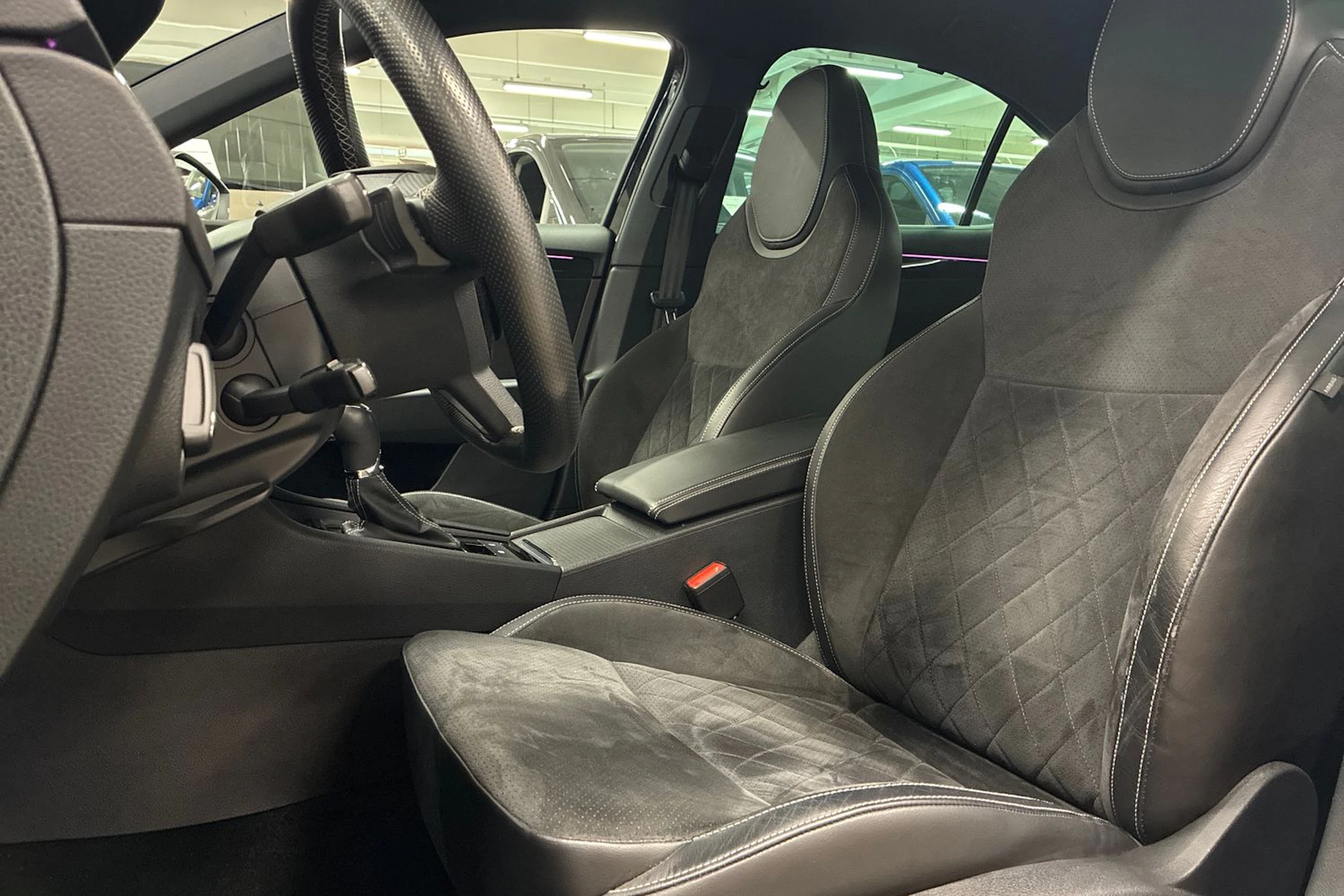 musta Skoda Superb 2019 kuva 28.