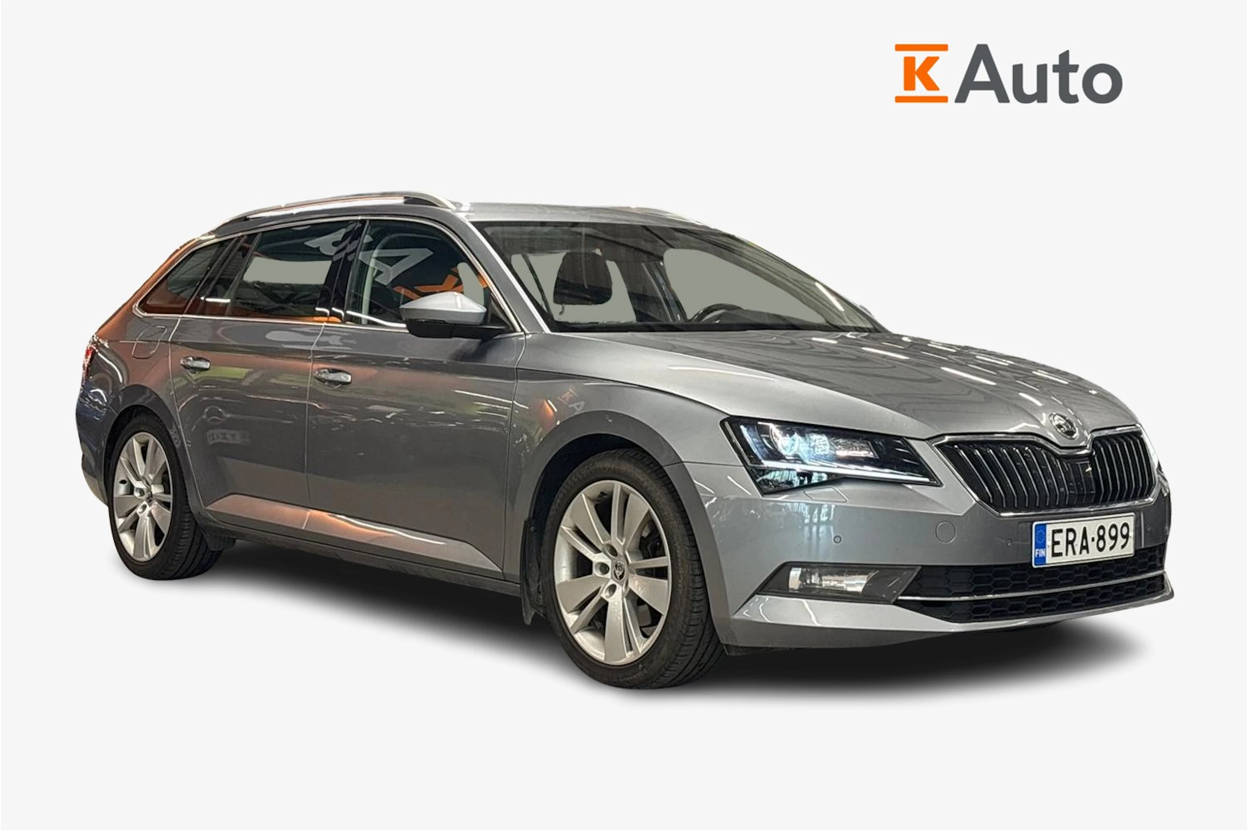 harmaa Skoda Superb 2019 kuva 1.