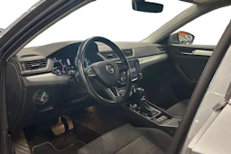 harmaa Skoda Superb 2019 kuva 3.