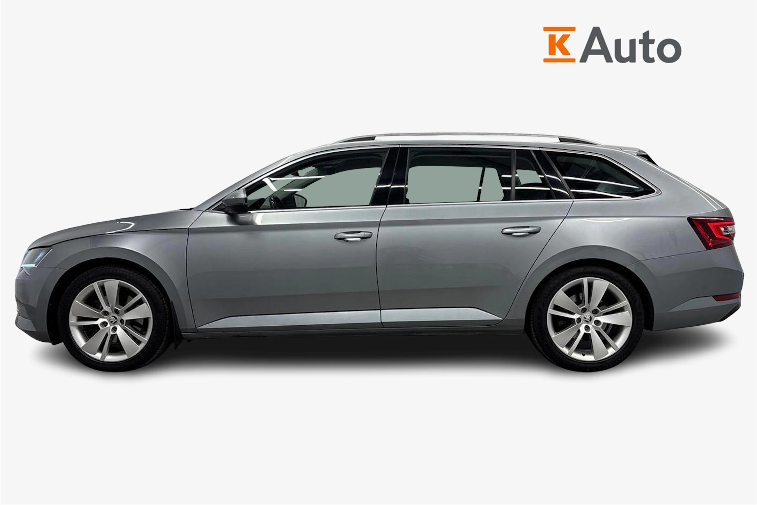 harmaa Skoda Superb 2019 kuva 7.