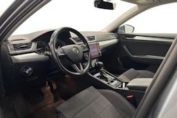 harmaa Skoda Superb 2019 kuva 8.