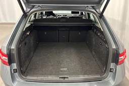 harmaa Skoda Superb 2019 kuva 16.