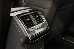 harmaa Skoda Superb 2019 kuva 19.