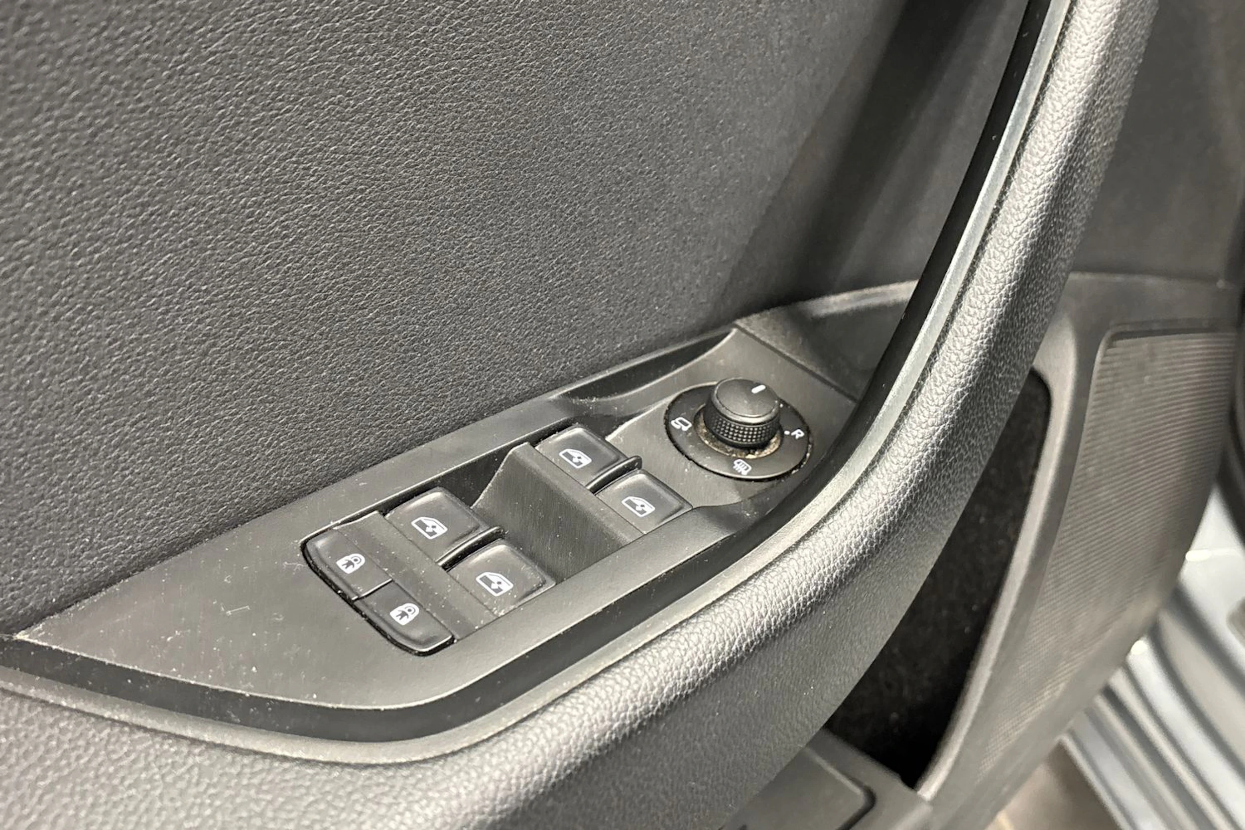 harmaa Skoda Superb 2019 kuva 21.