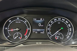 harmaa Skoda Superb 2019 kuva 25.