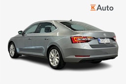 harmaa Skoda Superb 2019 kuva 2.