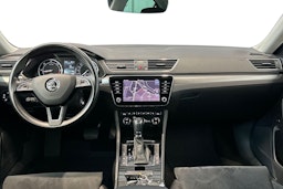 harmaa Skoda Superb 2019 kuva 9.