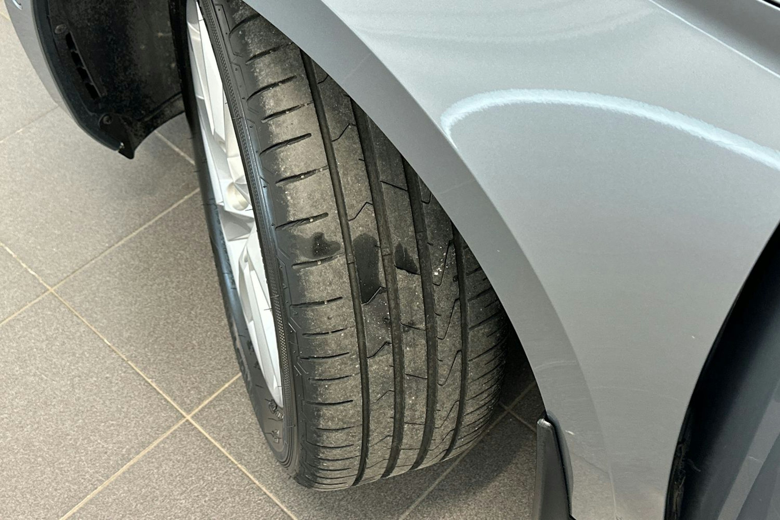 harmaa Skoda Superb 2019 kuva 13.