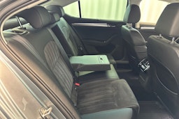harmaa Skoda Superb 2019 kuva 14.