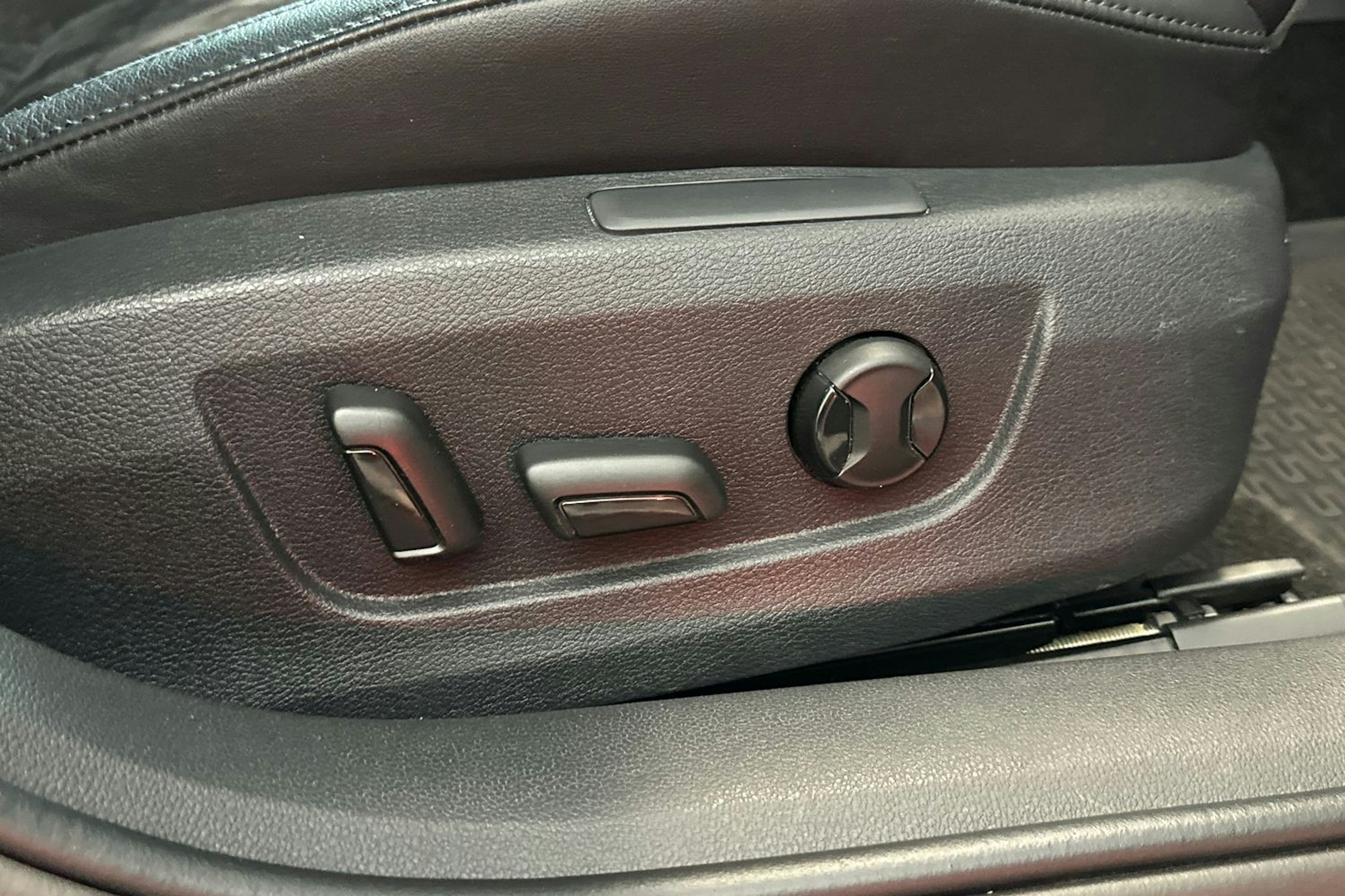 harmaa Skoda Superb 2019 kuva 17.
