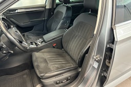harmaa Skoda Superb 2019 kuva 18.