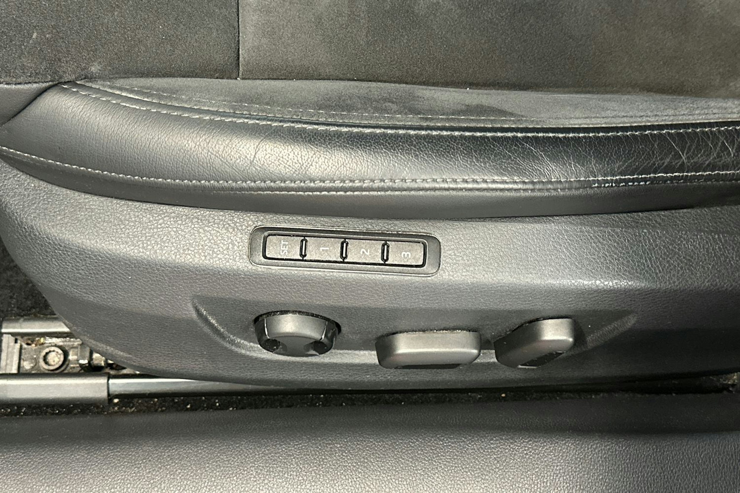 harmaa Skoda Superb 2019 kuva 19.