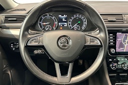 harmaa Skoda Superb 2019 kuva 22.