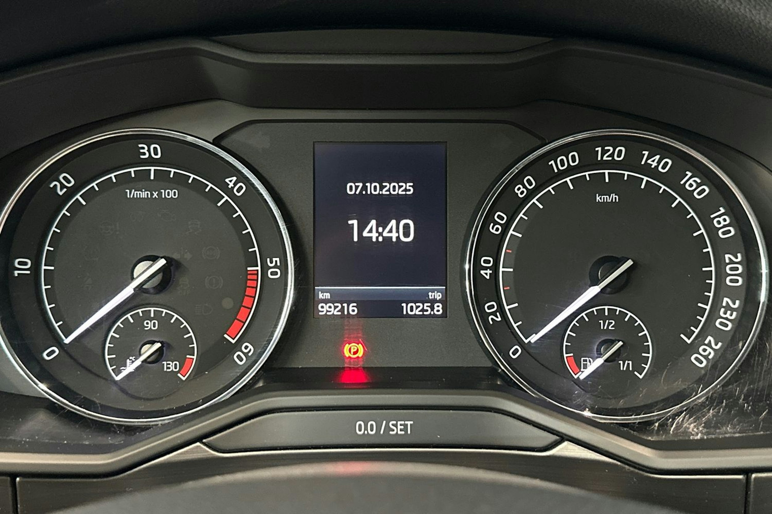 harmaa Skoda Superb 2019 kuva 27.