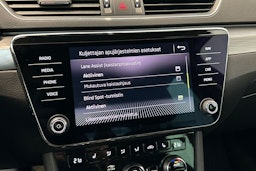 harmaa Skoda Superb 2019 kuva 32.