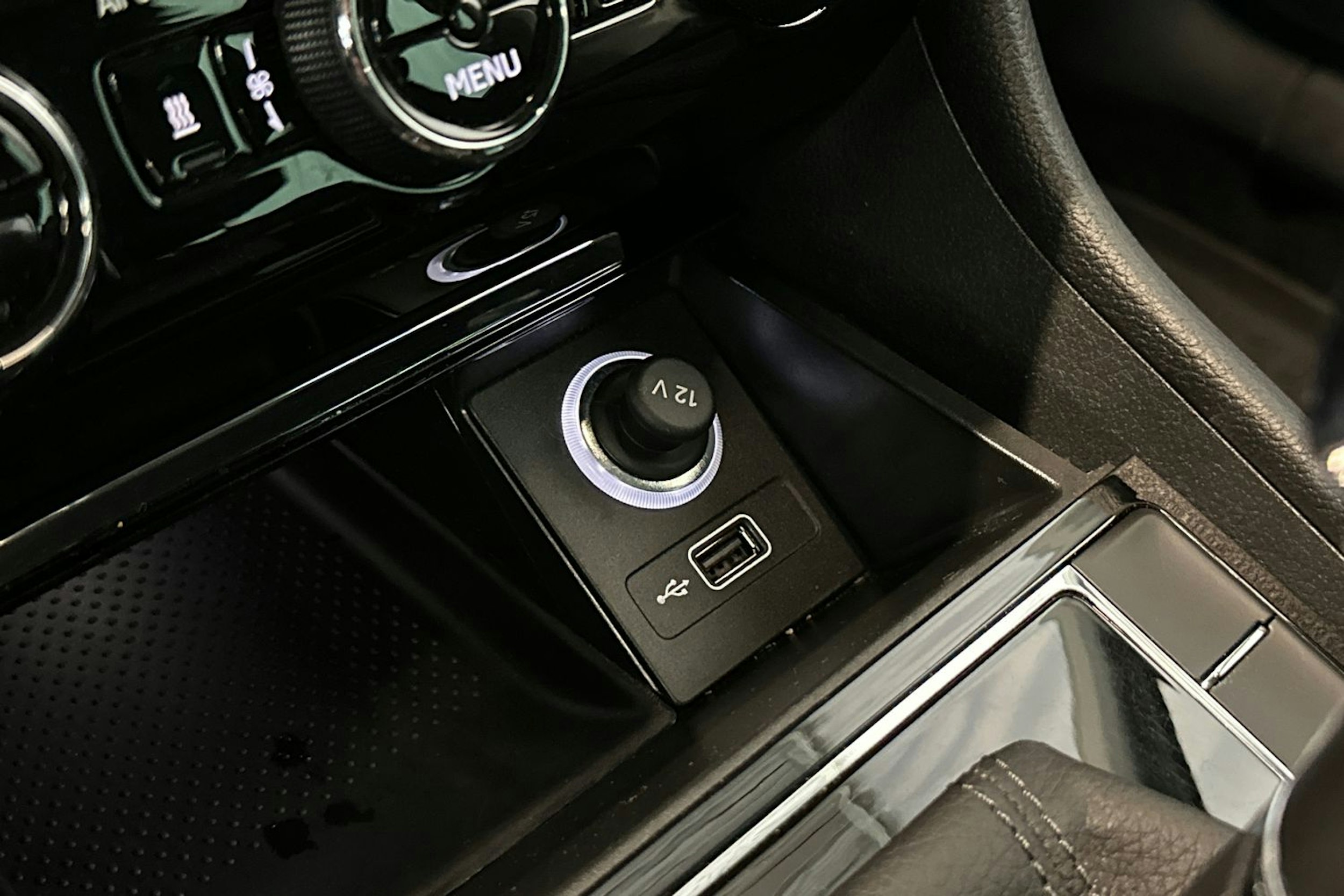 harmaa Skoda Superb 2019 kuva 35.