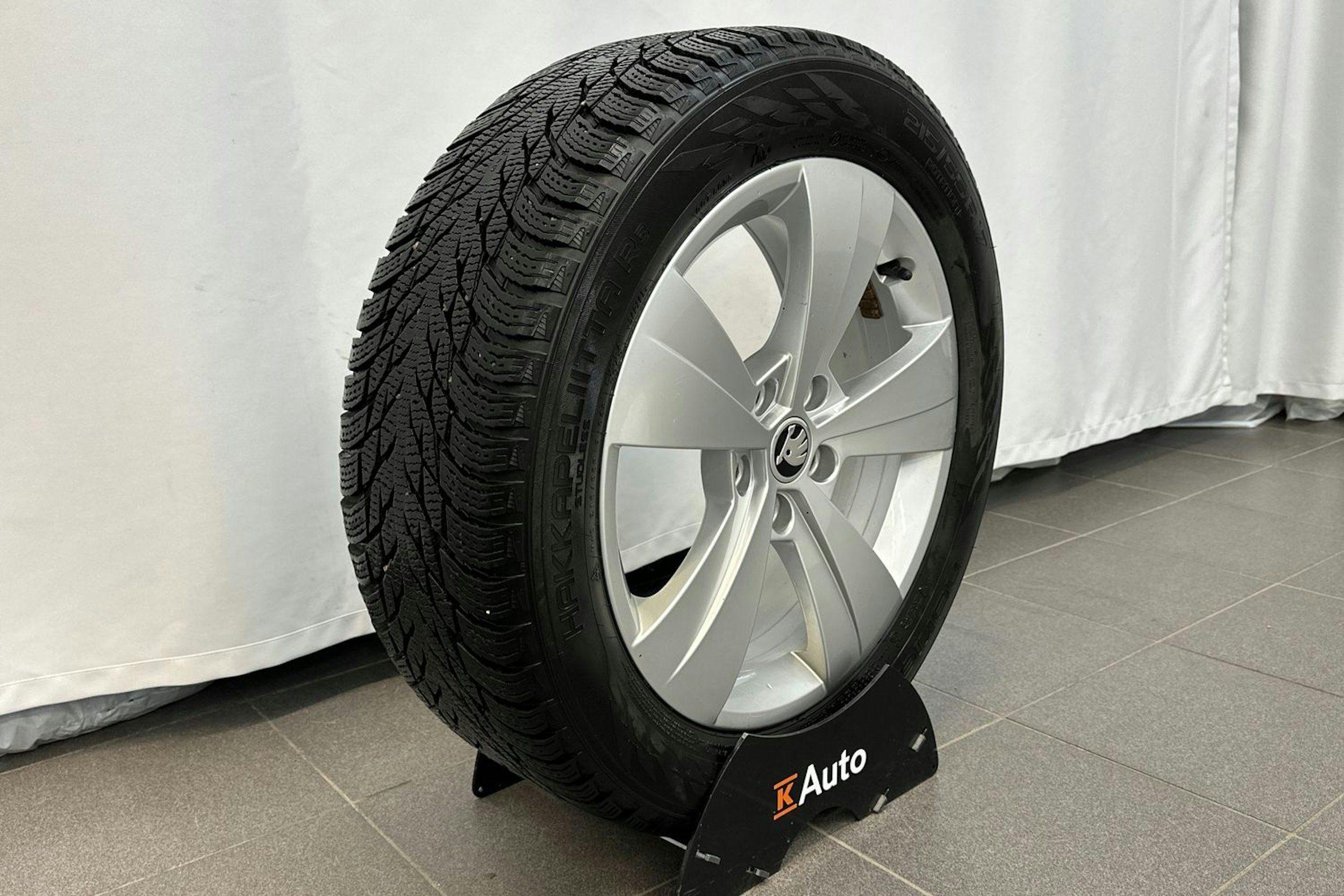 harmaa Skoda Superb 2019 kuva 41.