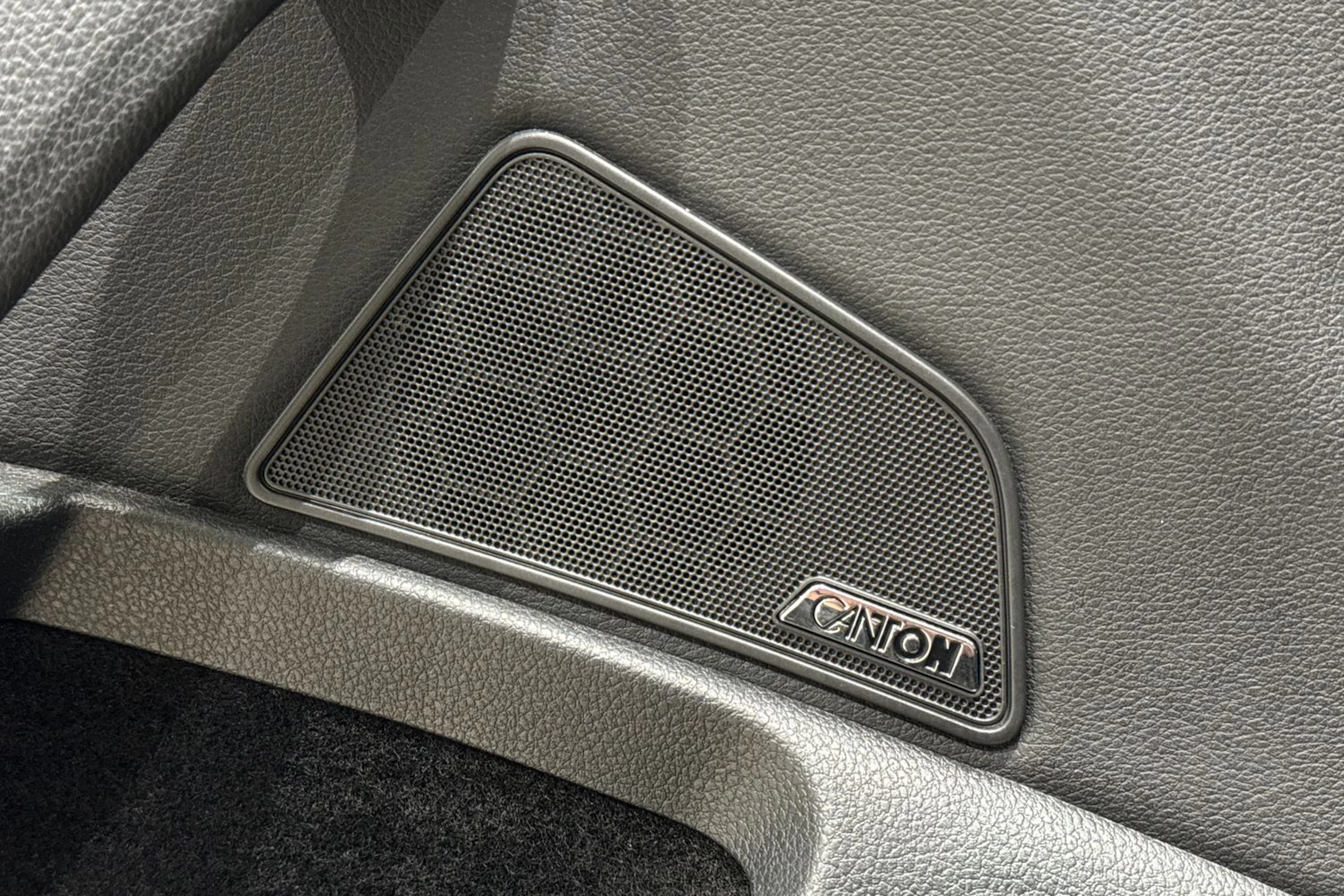 ruskea (beige) Skoda Superb 2019 kuva 22.