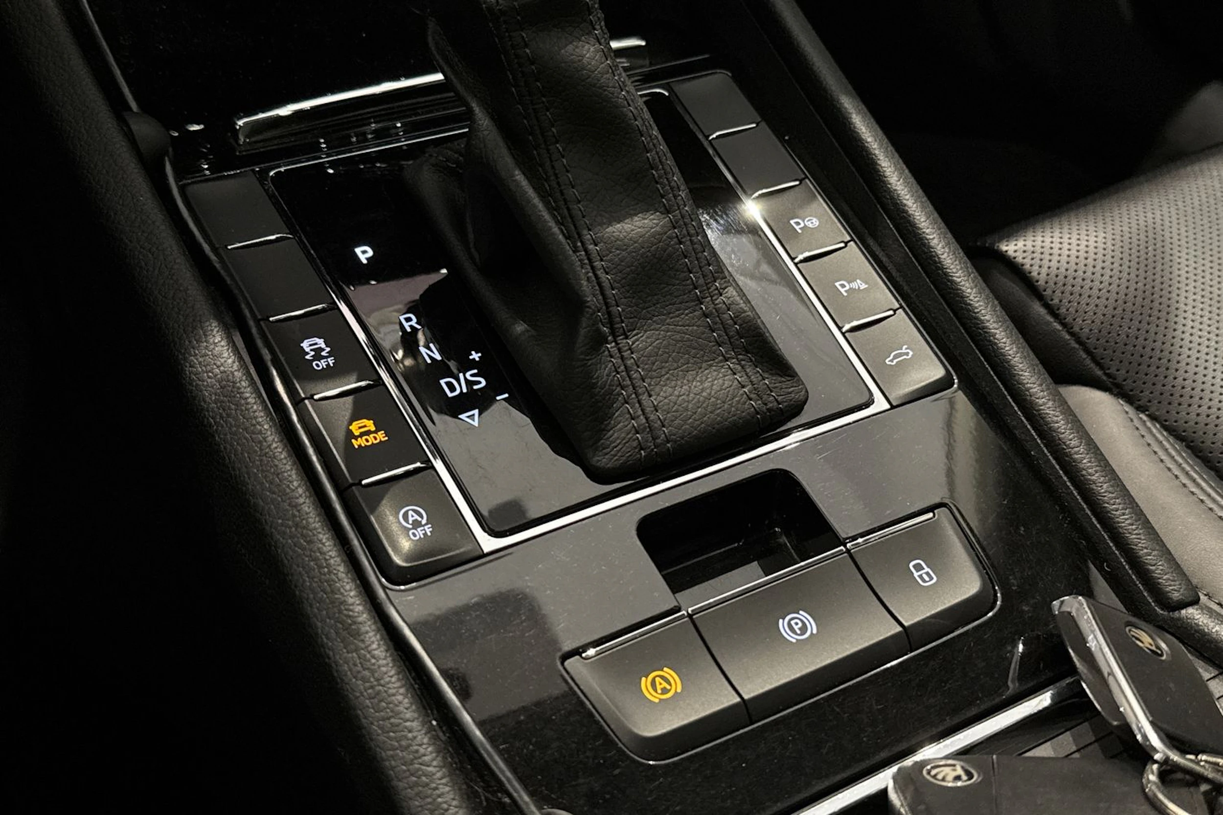 ruskea (beige) Skoda Superb 2019 kuva 34.