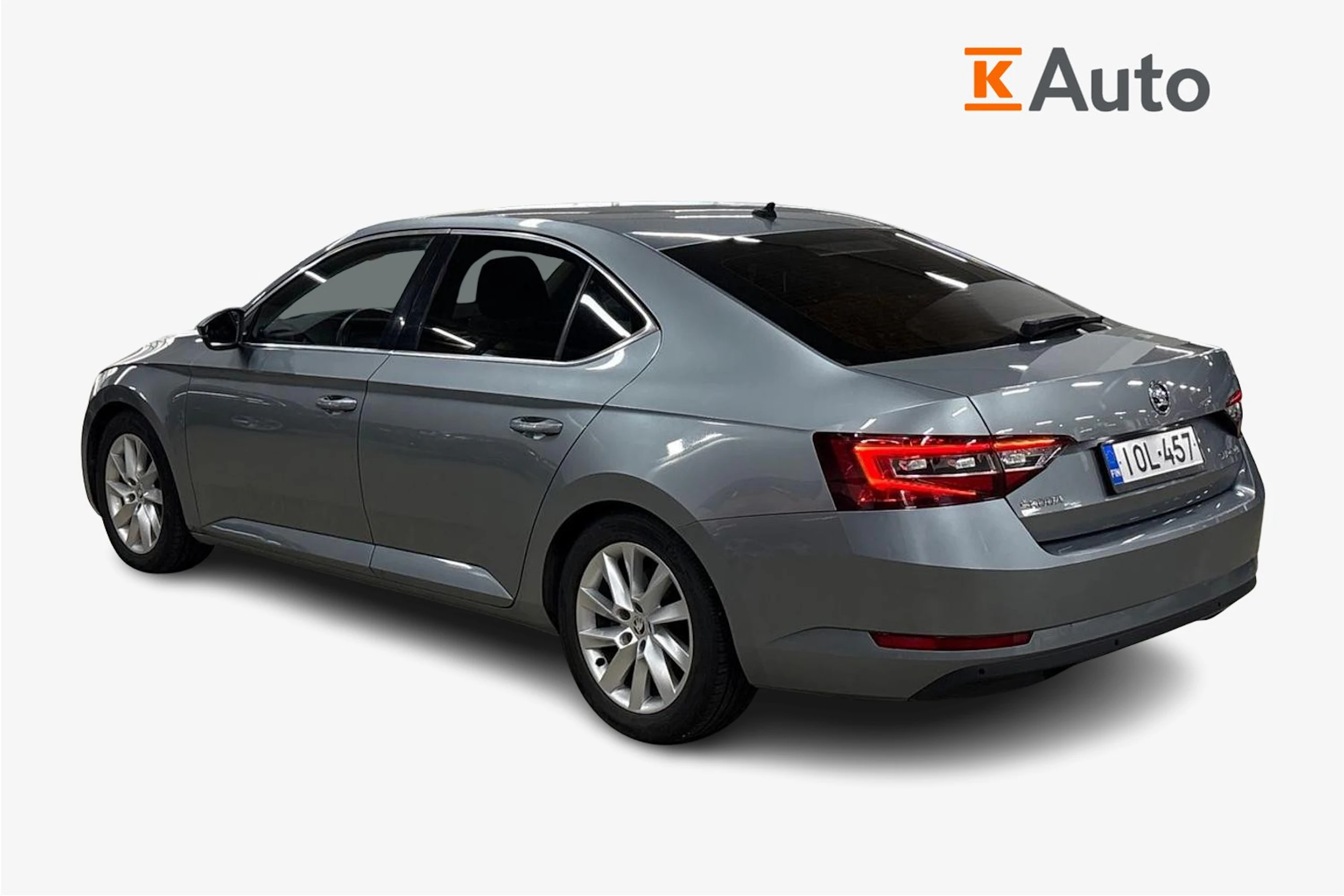 harmaa Skoda Superb 2019 kuva 2.