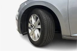 harmaa Skoda Superb 2019 kuva 9.