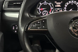 harmaa Skoda Superb 2019 kuva 12.