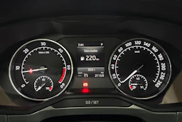 harmaa Skoda Superb 2019 kuva 14.