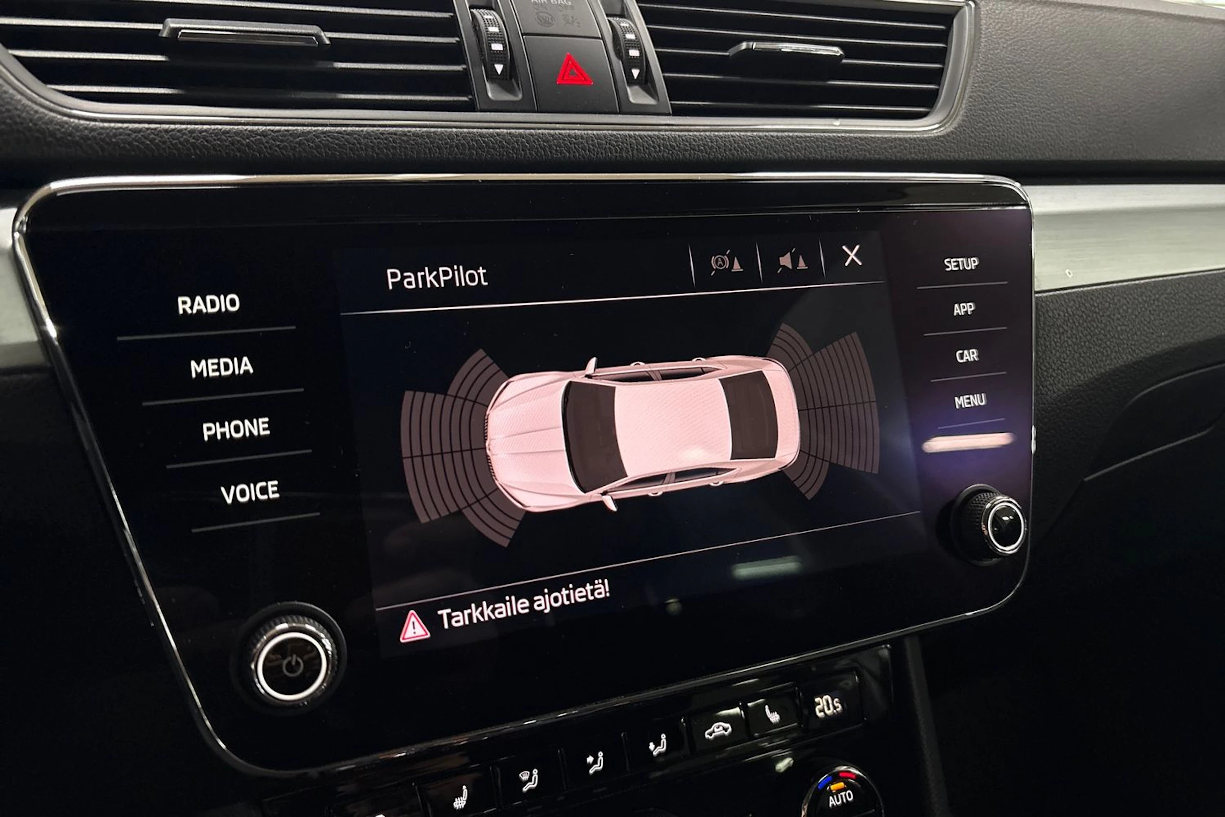 harmaa Skoda Superb 2019 kuva 16.