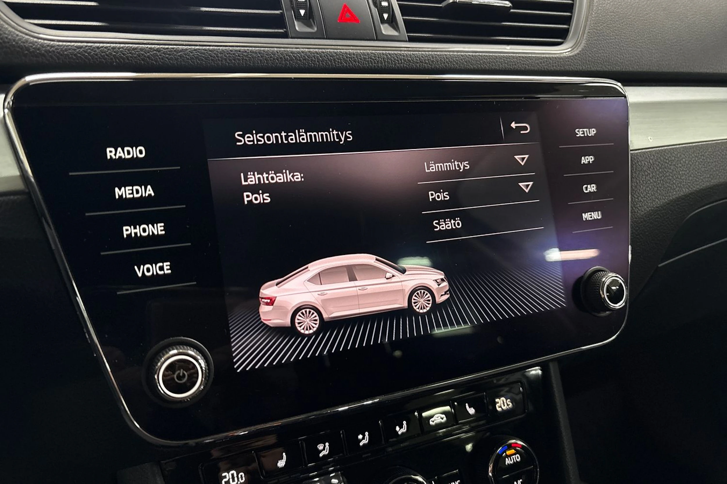 harmaa Skoda Superb 2019 kuva 20.