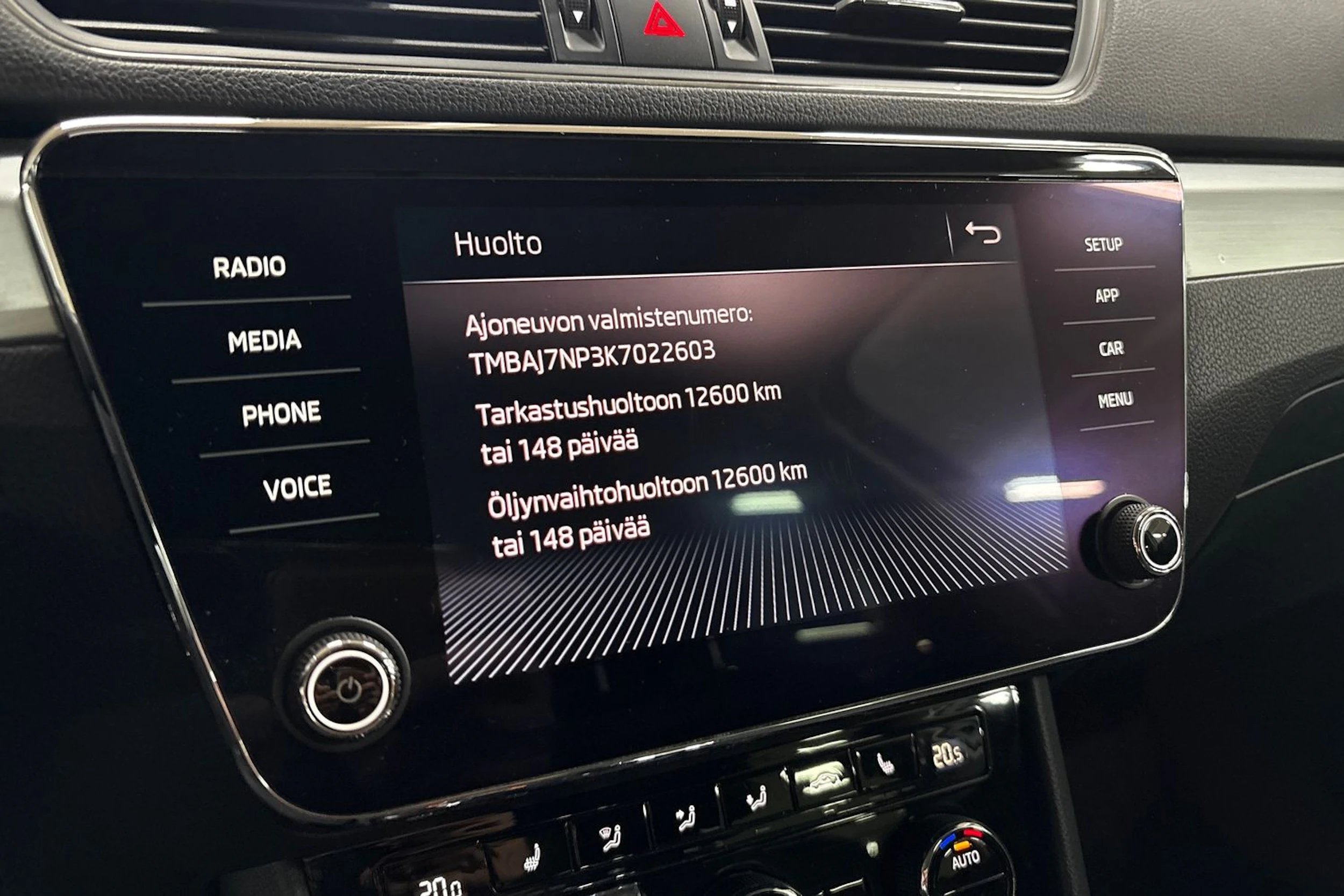 harmaa Skoda Superb 2019 kuva 21.