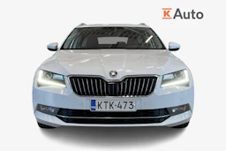 valkoinen Skoda Superb 2019 kuva 5.