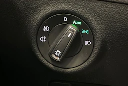 valkoinen Skoda Superb 2019 kuva 21.