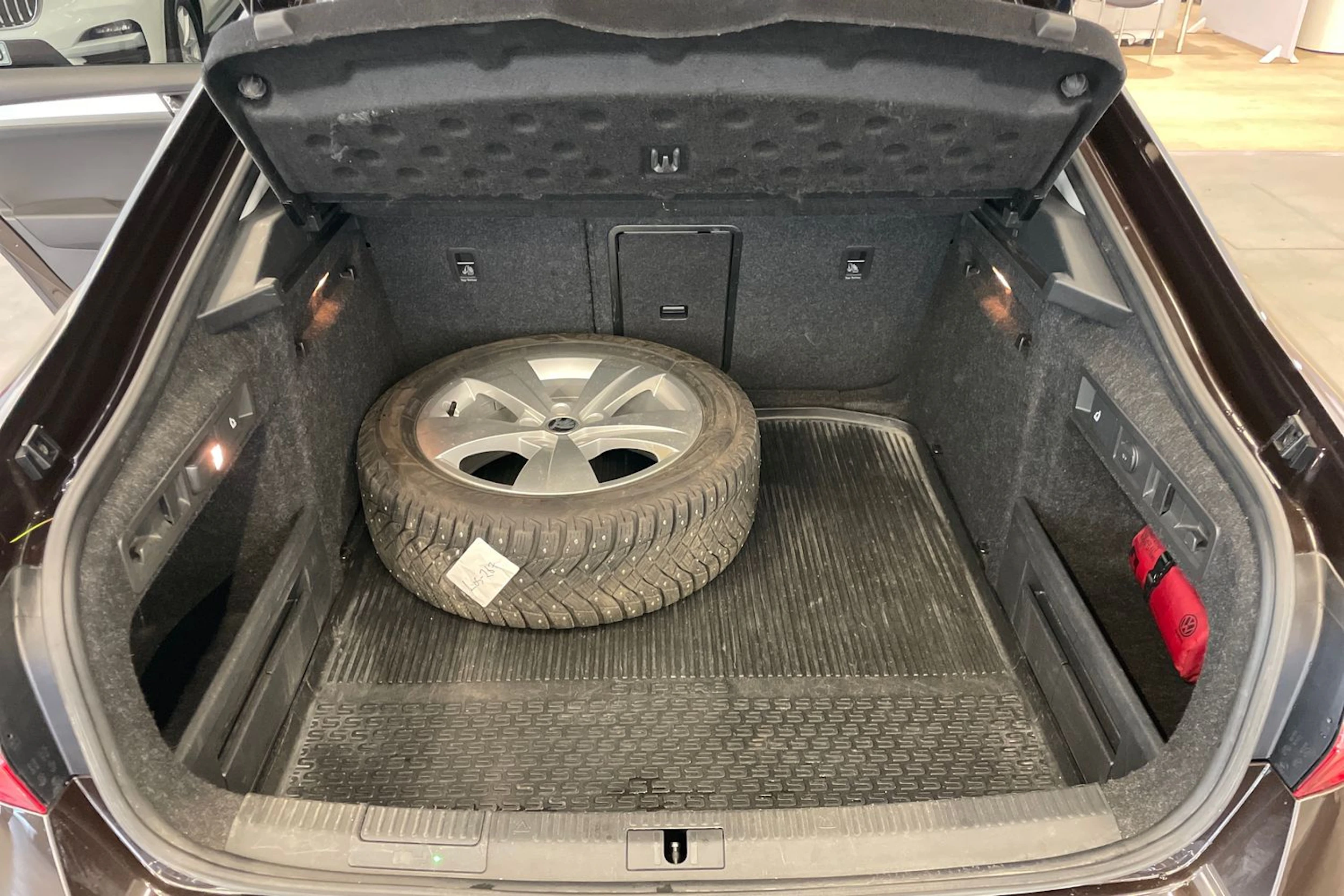 ruskea (beige) Skoda Superb 2019 kuva 15.