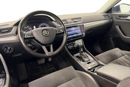 sininen Skoda Superb 2019 kuva 7.