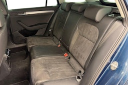 sininen Skoda Superb 2019 kuva 10.