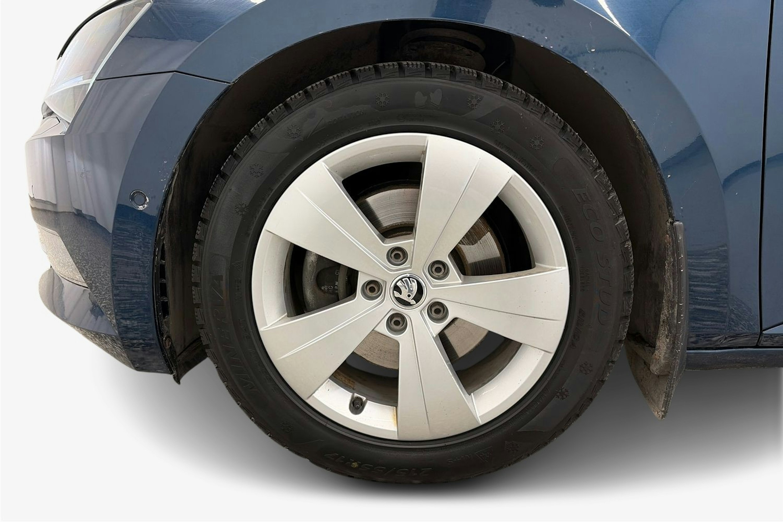 sininen Skoda Superb 2019 kuva 11.