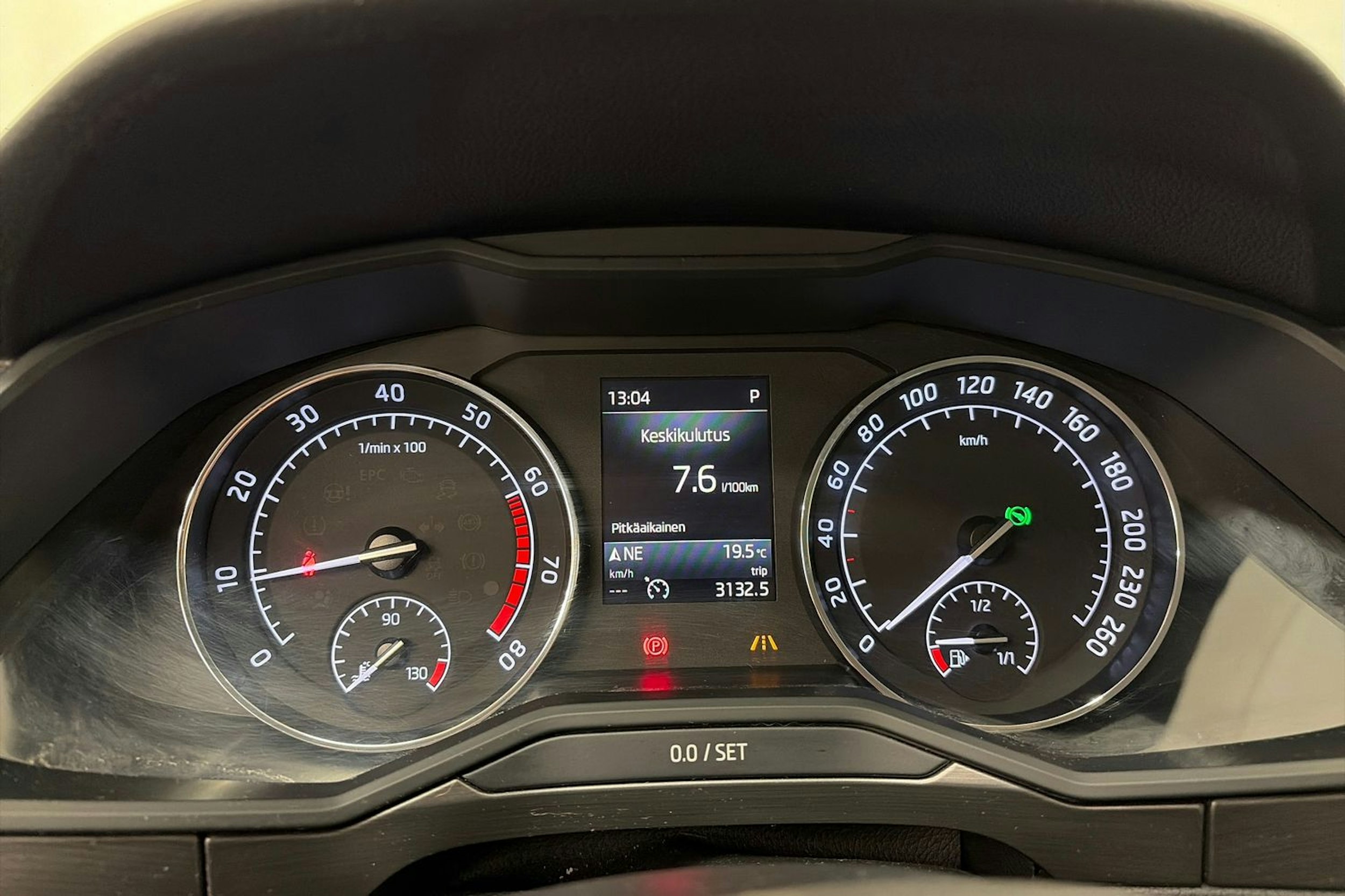 sininen Skoda Superb 2019 kuva 20.