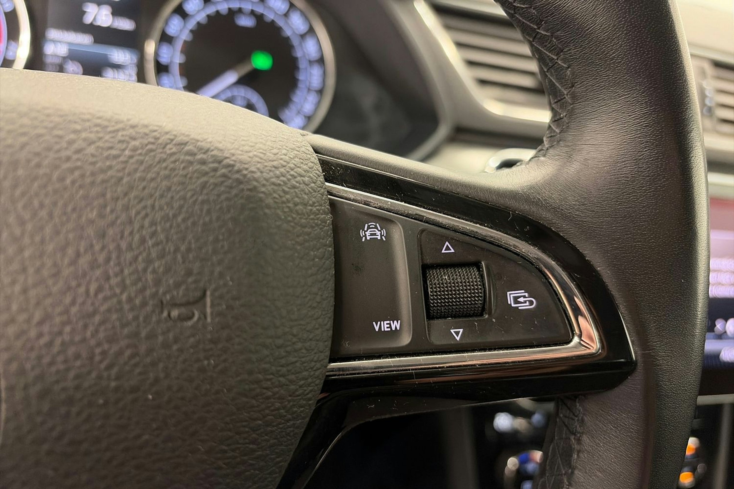 sininen Skoda Superb 2019 kuva 22.