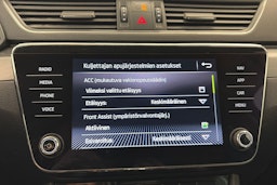 sininen Skoda Superb 2019 kuva 27.
