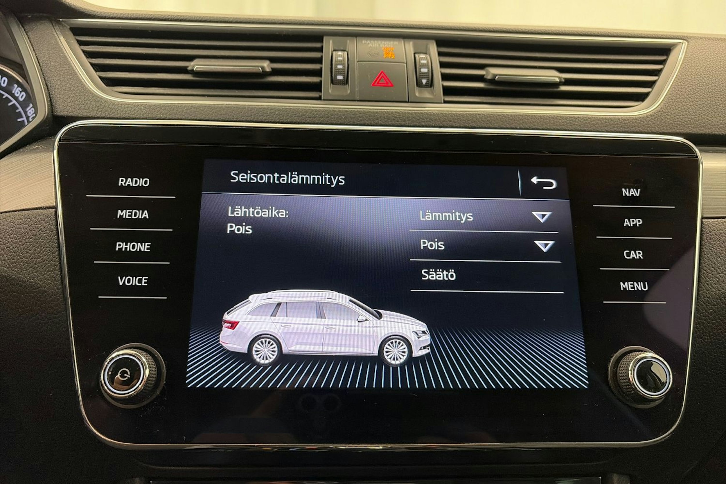 sininen Skoda Superb 2019 kuva 31.