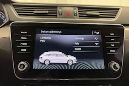 sininen Skoda Superb 2019 kuva 31.