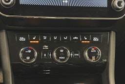 sininen Skoda Superb 2019 kuva 32.